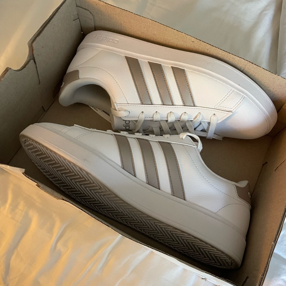 Women’s Adidas Grand Court 2.0 Cloudfoam Sneakers